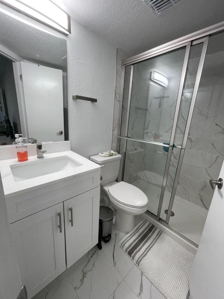 Great Apt Close Disney Spring Орландо Екстериор снимка